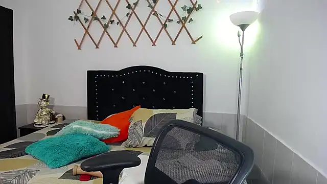 naughty girl 4u online show from 02.22.26