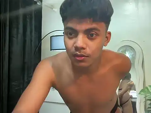 Snapshot of asianboyhunt chatting on 04.13.26 asianboyhunt online show from 04.13.26