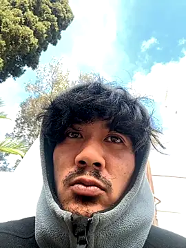 Snapshot of juniiorre chatting on 11.19.25 juniiorre online show from 11.19.25