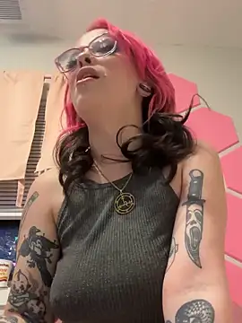 MissRomero online show from 01.10.25