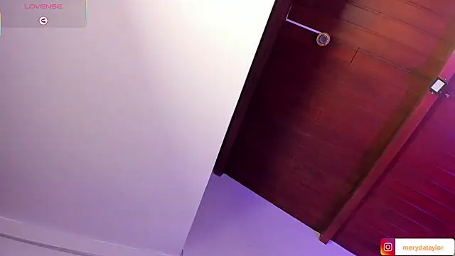 MERIDA TAYLOR online show from 02.06.25