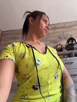 Snapshot of J_loren chatting on 02.11.26 J loren online show from 02.11.26