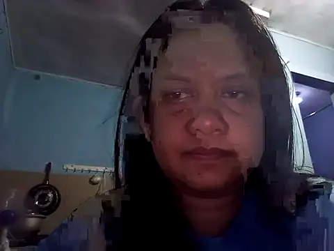 Snapshot of Honeybun25 chatting on 10.20.25 Honeybun25 online show from 10.20.25