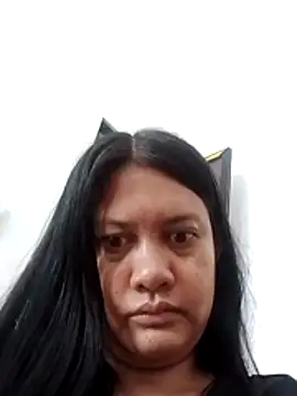 Snapshot of Honeybun25 chatting on 11.26.25 Honeybun25 online show from 11.26.25