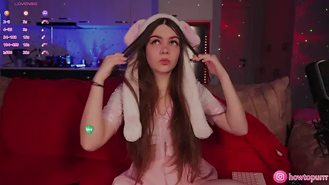 Snapshot of How2Meow chatting on 02.03.26 How2Meow online show from 02.03.26