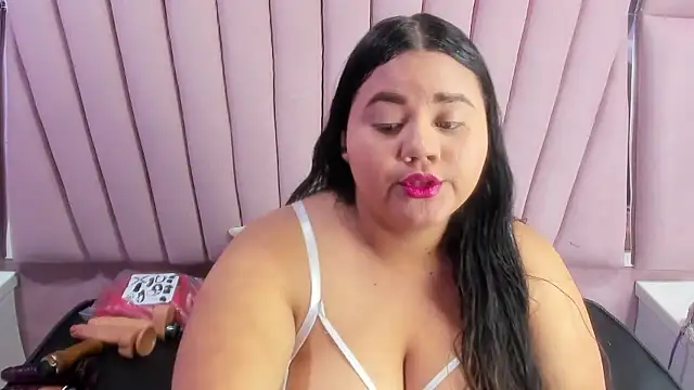 Snapshot of ValenTitis chatting on 12.06.24 ValenTitis online show from 12.06.24