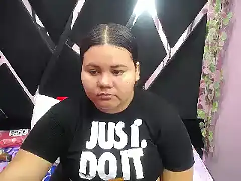 Snapshot of ValenTitis chatting on 02.01.25 ValenTitis online show from 02.01.25