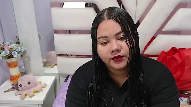 Snapshot of ValenTitis chatting on 03.10.25 ValenTitis online show from 03.10.25