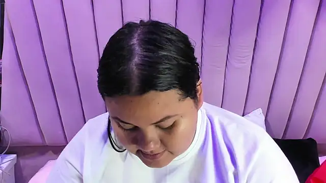 Snapshot of ValenTitis chatting on 09.17.25 ValenTitis online show from 09.17.25