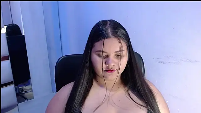 Snapshot of ValenTitis chatting on 10.02.25 ValenTitis online show from 10.02.25