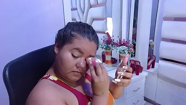 Snapshot of ValenTitis chatting on 10.11.25 ValenTitis online show from 10.11.25