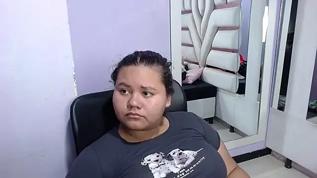 Snapshot of ValenTitis chatting on 10.29.25 ValenTitis online show from 10.29.25