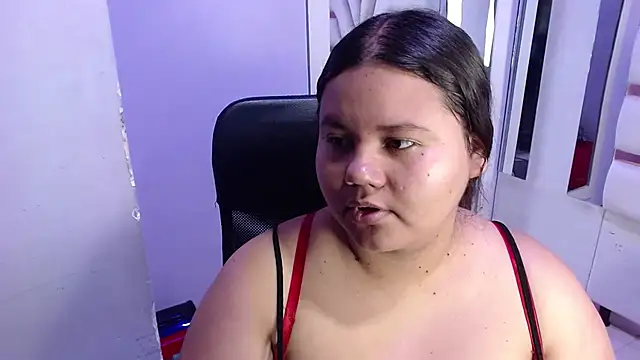 Snapshot of ValenTitis chatting on 11.19.25 ValenTitis online show from 11.19.25