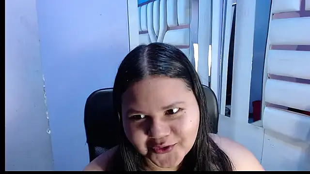 Snapshot of ValenTitis chatting on 12.15.25 ValenTitis online show from 12.15.25