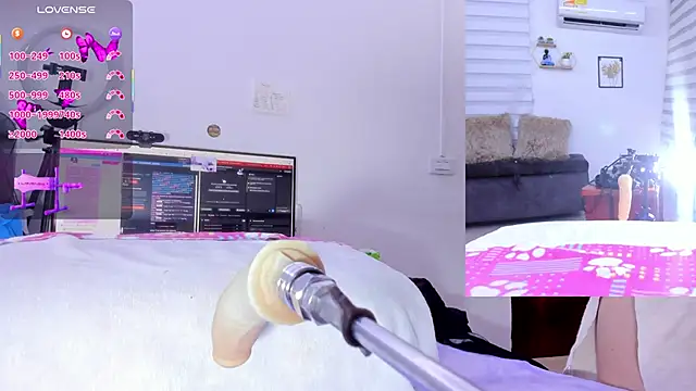 Snapshot of Soraya_Davis chatting on 09.29.25 Soraya Davis online show from 09.29.25