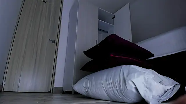 Skarleth69 online show from 11.11.25