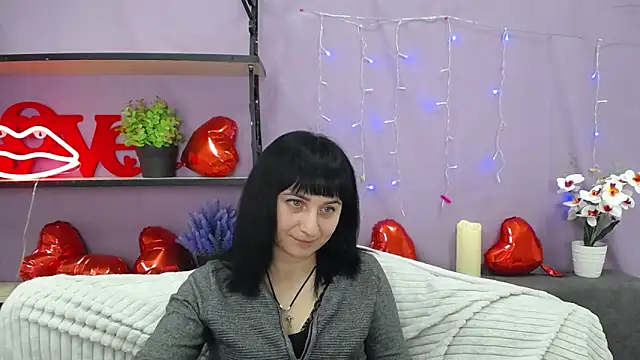 NinaFlawlees online show from 03.08.25