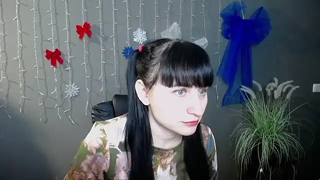 NinaFlawlees online show from 12.18.25