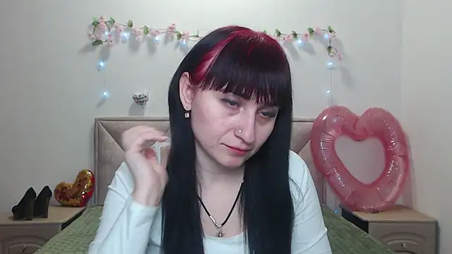 NinaFlawlees online show from 03.05.26