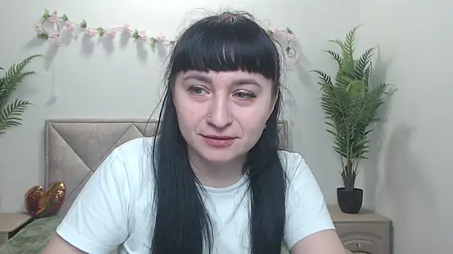 Snapshot of NinaFlawlees chatting on 05.24.26 NinaFlawlees online show from 05.24.26