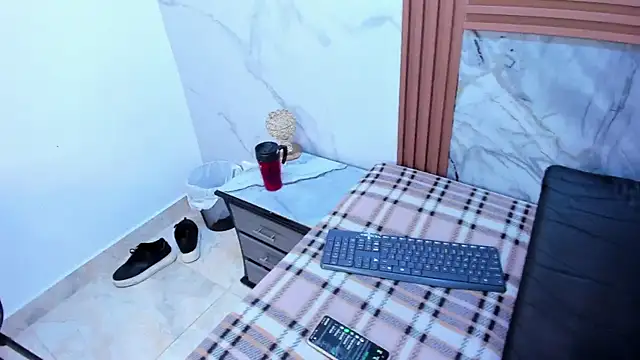 Snapshot of HannyMansonh chatting on 02.01.25 HannyMansonh online show from 02.01.25