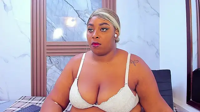 Snapshot of HannyMansonh chatting on 02.13.25 HannyMansonh online show from 02.13.25