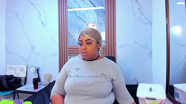 Snapshot of HannyMansonh chatting on 02.16.25 HannyMansonh online show from 02.16.25