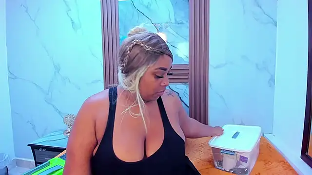 Snapshot of HannyMansonh chatting on 02.20.25 HannyMansonh online show from 02.20.25