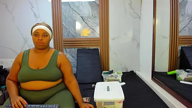 Snapshot of HannyMansonh chatting on 03.01.25 HannyMansonh online show from 03.01.25