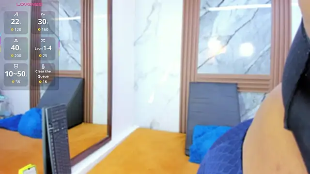 Snapshot of HannyMansonh chatting on 10.24.25 HannyMansonh online show from 10.24.25