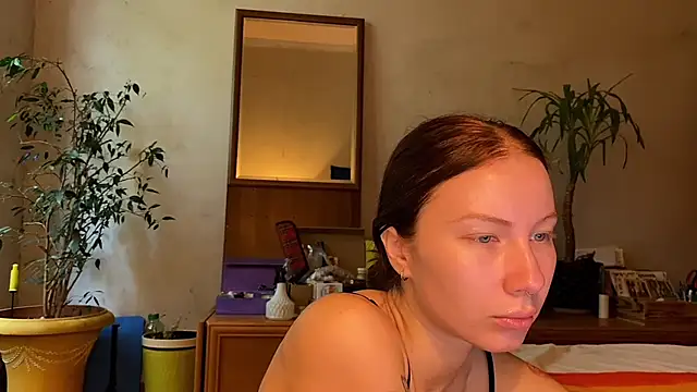 Snapshot of elfess chatting on 10.06.25 elfess online show from 10.06.25