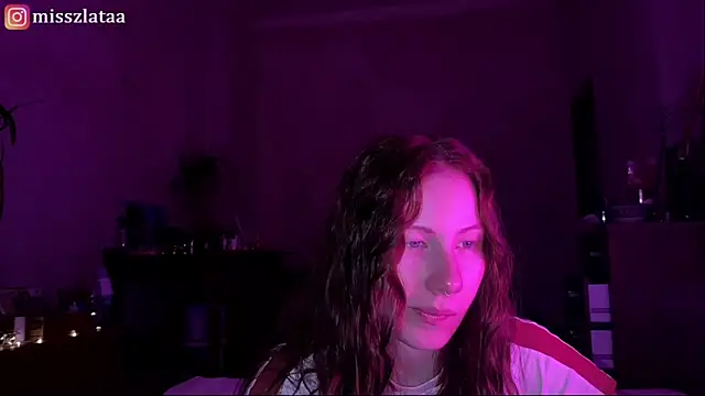 Snapshot of elfess chatting on 12.03.25 elfess online show from 12.03.25