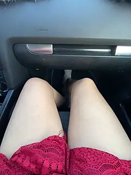 Snapshot of Bayan-Queen chatting on 03.11.25 Bayan-Queen online show from 03.11.25