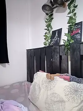 Snapshot of Bayan-Queen chatting on 10.22.25 Bayan-Queen online show from 10.22.25