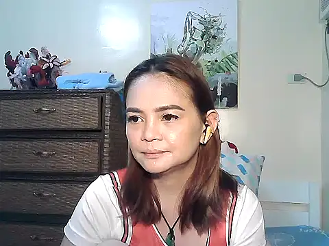 Kisses-13 online show from 10.28.25