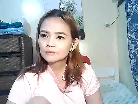 Kisses-13 online show from 02.17.26