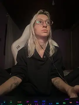 bunnydark00 online show from 09.28.25