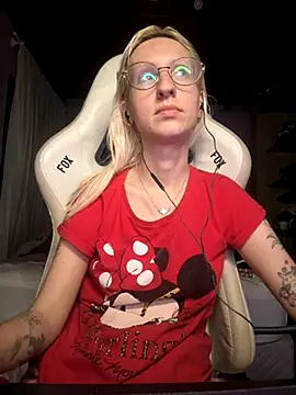 bunnydark00 online show from 11.15.25