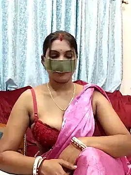 Queen Dolly online show from 12.15.24