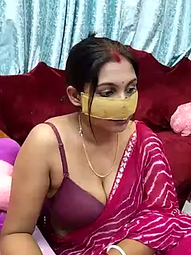 Queen Dolly online show from 01.30.25