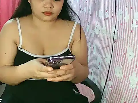 Snapshot of shaira4u chatting on 04.08.26 shaira4u online show from 04.08.26