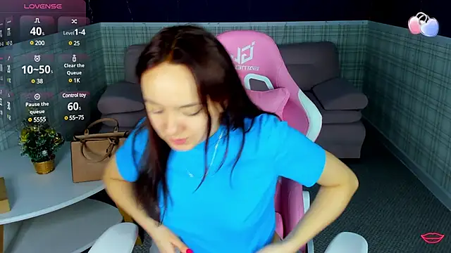 Snapshot of Fera1_Berry chatting on 01.04.25 Fera1 Berry online show from 01.04.25