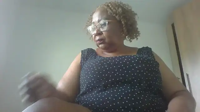 Snapshot of KinkyRicoSaisyours chatting on 09.13.25 KinkyRicoSaisyours online show from 09.13.25