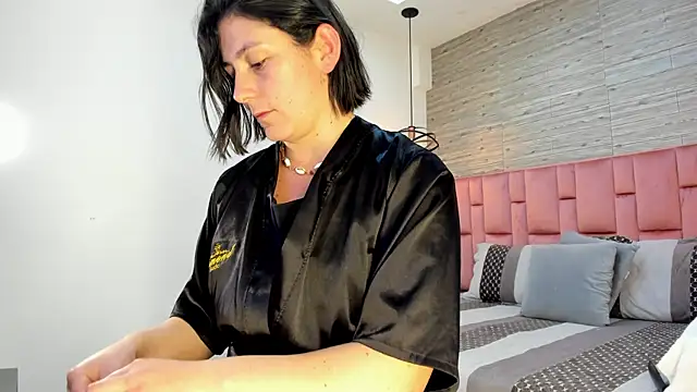 SarahDeyvis online show from 02.19.25