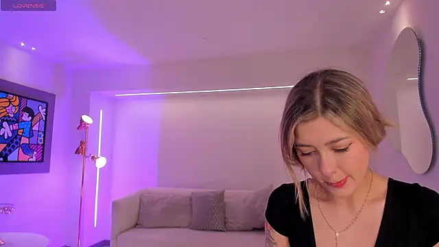 EveBensonX online show from 10.13.25