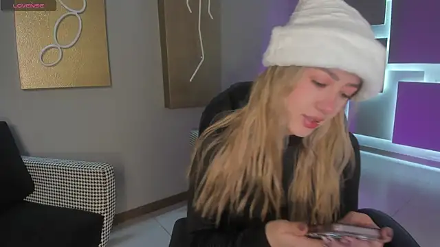 EveBensonX online show from 12.16.25