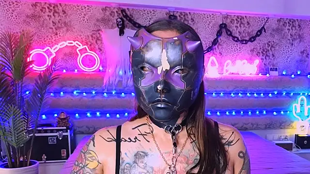 Snapshot of Cool_Freak_ chatting on 10.25.25 Cool Freak online show from 10.25.25