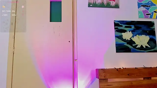 Snapshot of NanaRott chatting on 12.10.24 NanaRott online show from 12.10.24