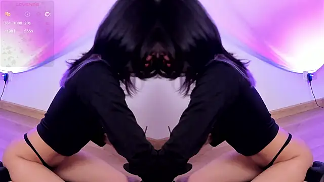 Snapshot of NanaRott chatting on 12.27.24 NanaRott online show from 12.27.24