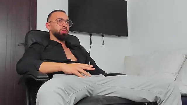 Snapshot of MichaelMasterss chatting on 01.08.25 MichaelMasterss online show from 01.08.25